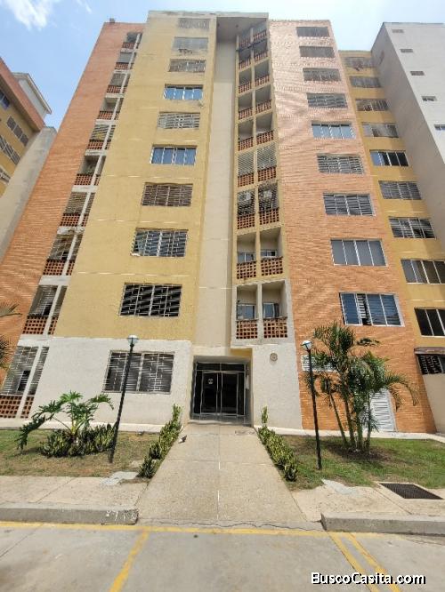 Excelente Oportunidad .Venta de Bello Apartamento en El Rincon. Residencias Doral Country. Mañongo. 