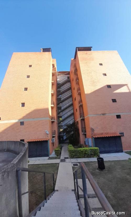 Edna Uzcategui Vende Apartamento en Lomas de Mañongo.