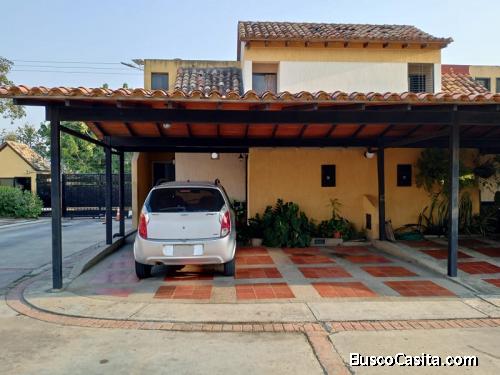 En Venta Town House en Res. Cumbres de Monte Alegre II, Tazajal, Naguanagua.