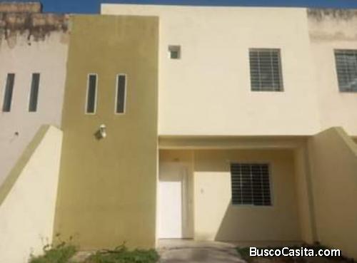 Se Alquila Town House en Res.San Rafael pueblo de San Diego sin Amoblar