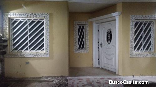 Casa En Venta de Dos Plantas. Urbanización San Tarcisio. Sector Los Modines