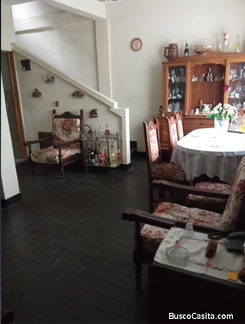 CASA EN VENTA EN LOS MECEDORES, LA PASTORA. TELF. 04269138924.