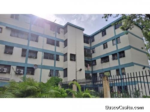 Apartamento de 88mts2 en venta con 3 habitaciones y 1 puesto de estacionamiento Urb 23 de Enero