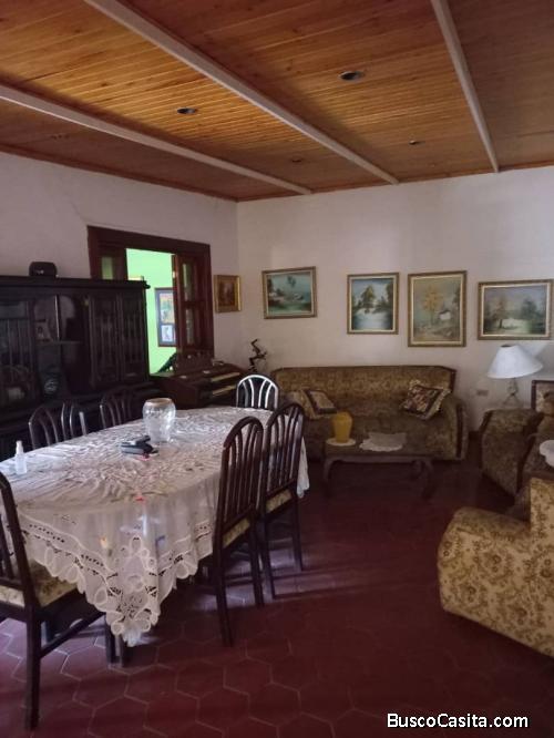 Casa en venta para remodelar para uso comercial. Carrera 25 con 325 mts2