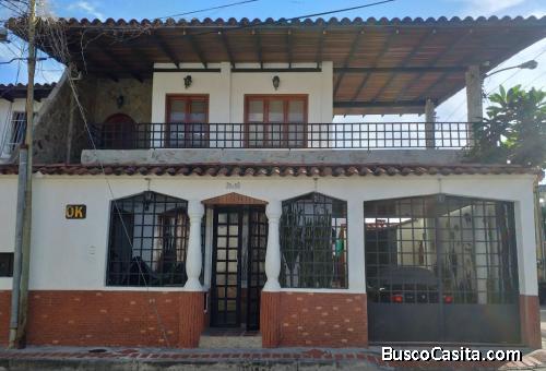 Propiedad en venta, casa comoda y habitable.