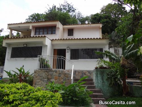 carmen silva AI Inzitu Realtors vende Casa en Urbanización  Carilinda 