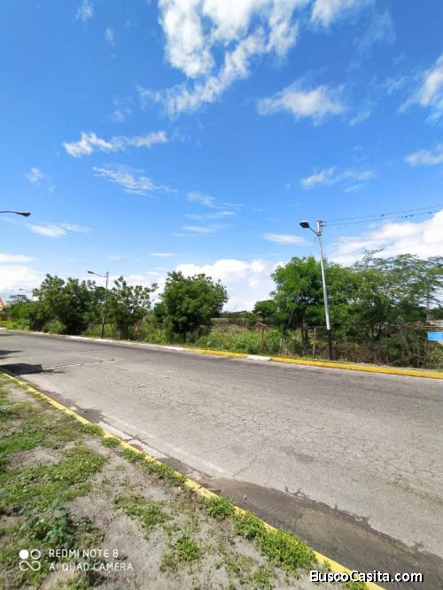 Annette Goncalves vende Terreno Industrial Comercial  de 9.287 metros cuadrados ubicado en la interc