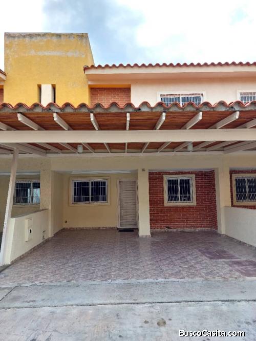 INZITU REALTORS VENDE TOWNHOUSE URB. SAN SUR CONJ. RESIDENCIAL ANDREA