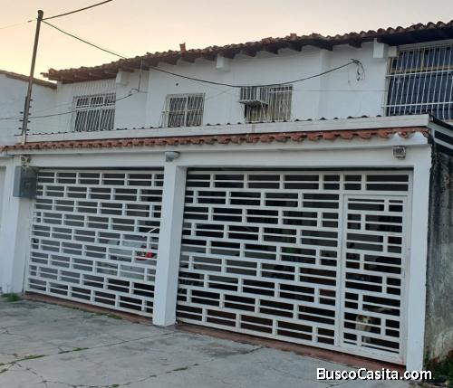 Casa en venta Flor Amarillo Urb Rafael Urdaneta.