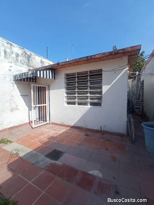 Edna Uzcategui VENDE CASA COMERCIAL HABITABLE EN EXCELENTE ZONA COMERCIAL DE VALENCIA Carabobo 