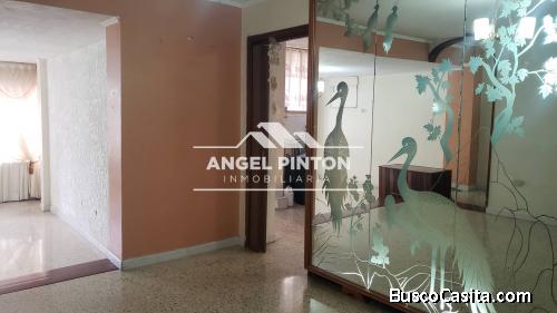 APARTAMENTO EN VENTA EN LA PARAGUITA MARACAIBO API 5925