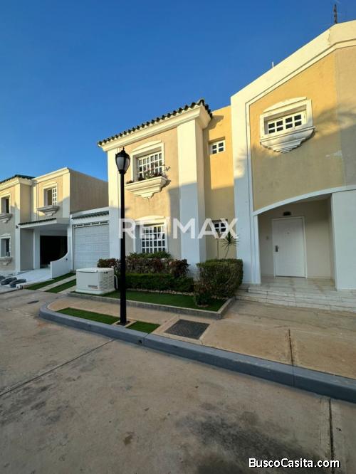 Townhouse en Venta Villa Oasis Garden Remax Millenium