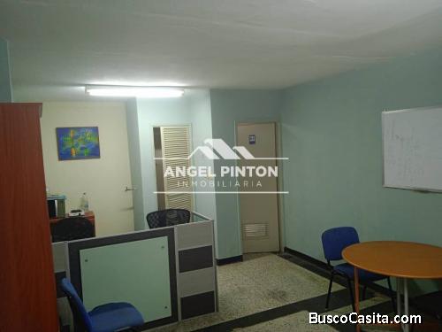 OFICINA EN ALQUILER EN ZAPARA AV SANTA RITA MARACAIBO MZAMBRANOAPI 7199