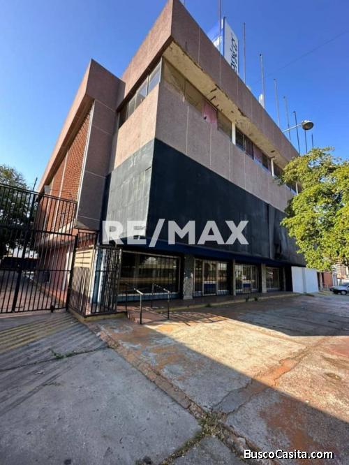 Local Comercial En Venta. 5 De Julio. Remax Millenium