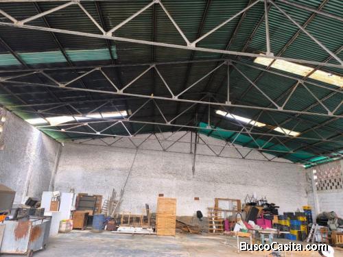 GALPON EN VENTA CON TERRENO UBICADO EN YACURAL