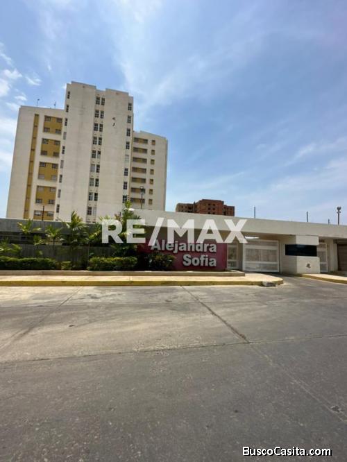Apartamento en Alquiler Edif. Alejandra Sofia.  Remax Millenium