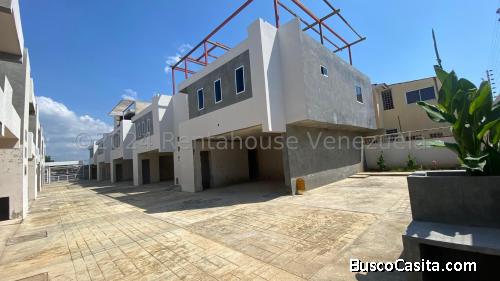 TOWNHOUSE EN VENTA