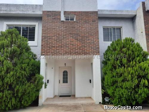 TOWNHOUSE EN VENTA