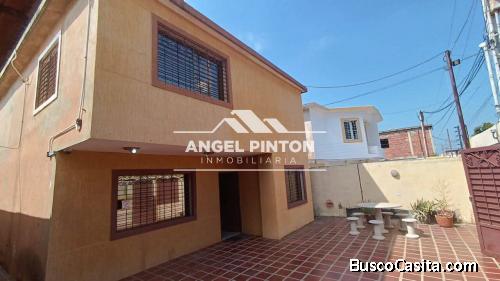 CASA EN VENTA EN VILLA DORADA MARACAIBO SWUETTER API 7893
