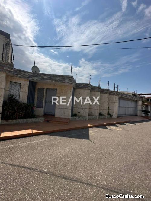 Casa En Venta. Urb. La Gilcon. Remax Millenium