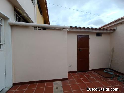 Edna Uzcategui VENDE  Casa en Urbanización Morro I, San Diego.