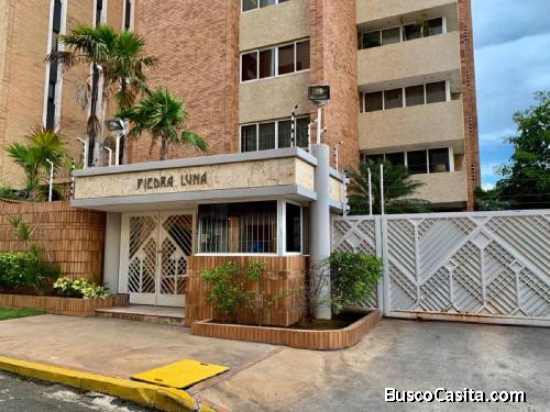 apartamento venta maracaibo Edif. Piedra Luna La Lago 240724