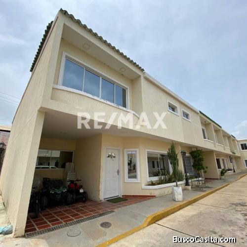 Townhouse En Venta Villa Ensenada. Remax Millenium