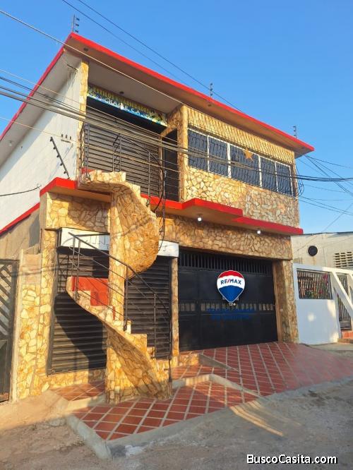 Casa Comercial y Residencial En Venta. Remax Millenium