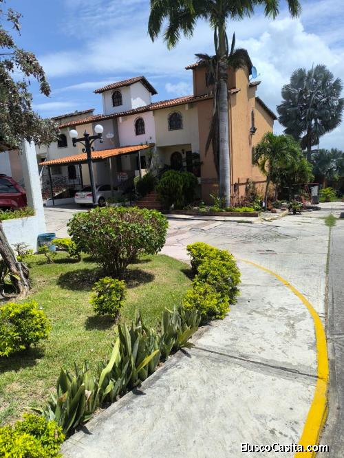 CASA DE DOS PLATAS EN VENTA EN RESIDENCIAS LA ROSALEDA