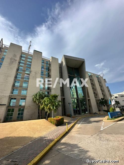 Consultorio en Alquiler. Torre Promotora Paraíso. Remax Millenium