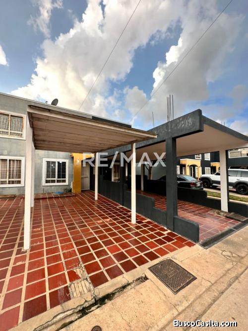 TownHouse en Venta Villa Micubaji Remax Millenium