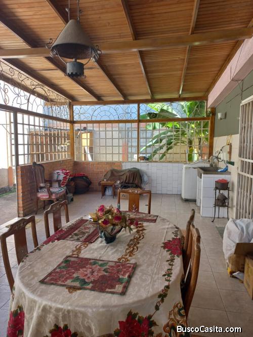 Hermosa quinta a la venta en Los Horcones. Ideal para convertir en Galpón