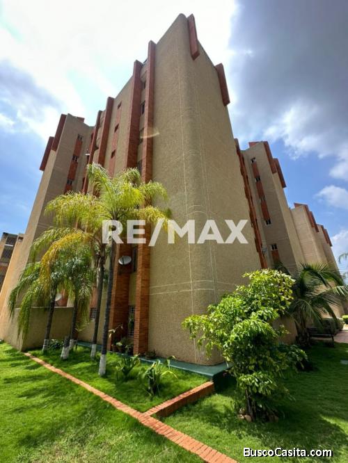 Apartamento En Residencias Pequeña Europa. Remax Millenium