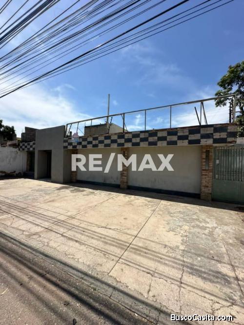 Local Comercial en Venta Urb. El Pilar. Remax Millenium