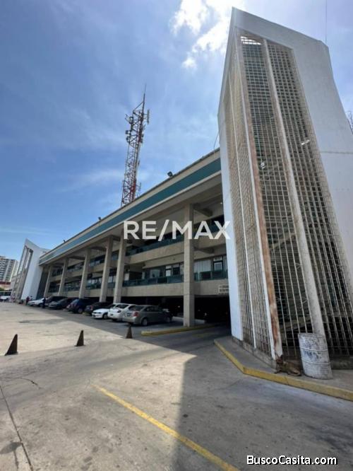 Local Comercial en Alquiler  C.C. Puente Cristal. Remax Millenium