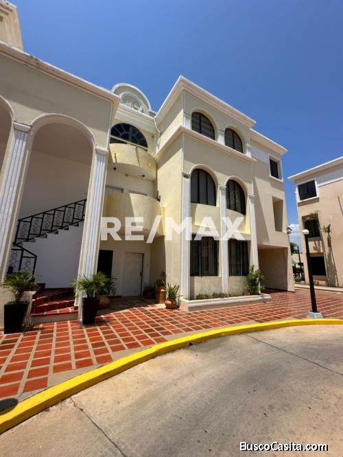 Casa en Venta. Villa Canarias. Remax Millenium