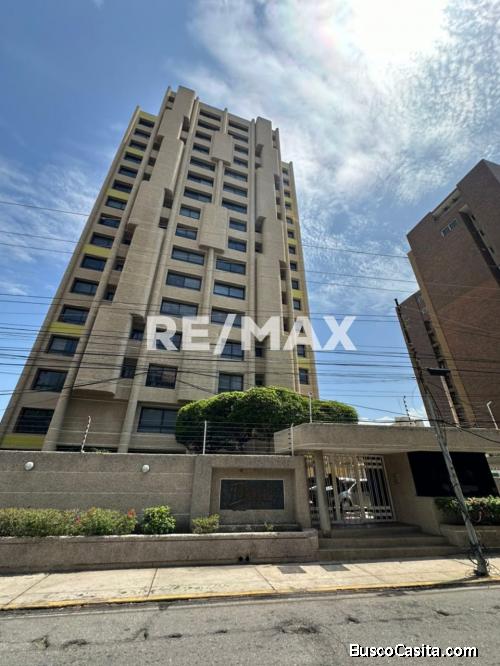 Apto. en Alquiler Edif. TopacioRemax Millenium.