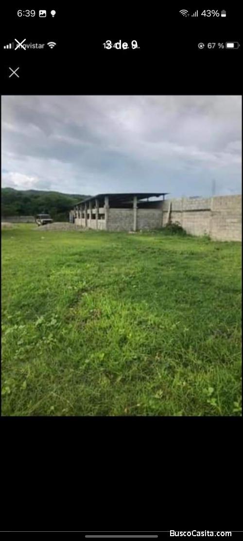 Terreno 4000m2 aproximadamente con casa 