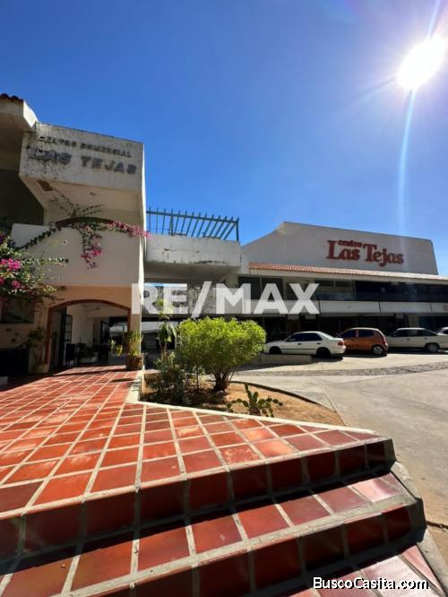 Local Comercial C.C. Las Tejas. Remax Millenium