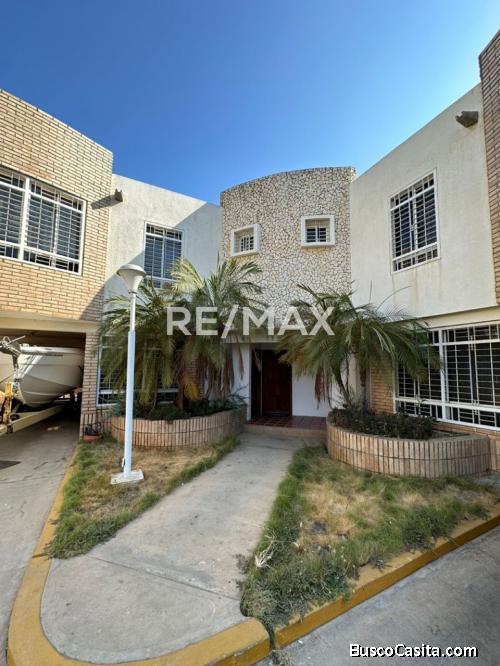 TownHouseVenta Los Roques Remax Millenium