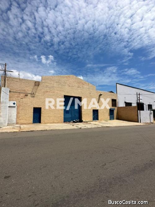GalpónAlquiler Av. 4 Bella VistaRemax Millenium