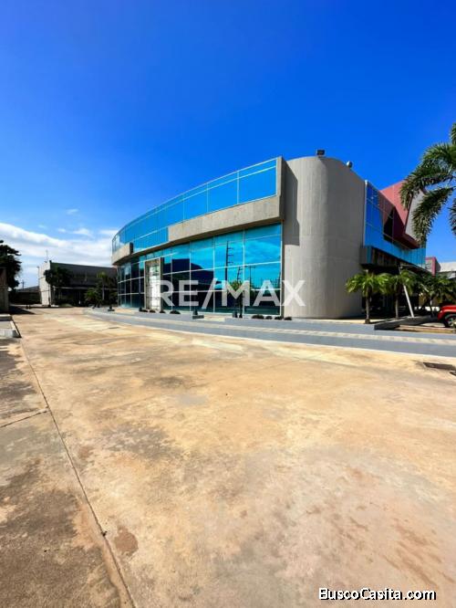 Local En C.C. Florida Oulet. Remax Millenium