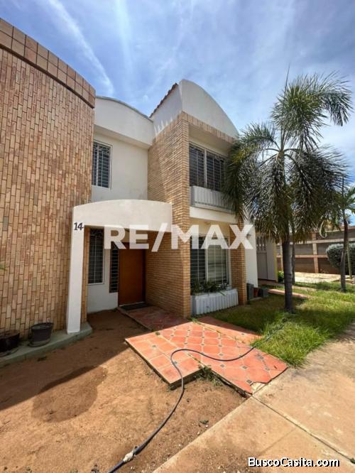 Townhouse En Venta Villa Alta Vista. Remax Millenium