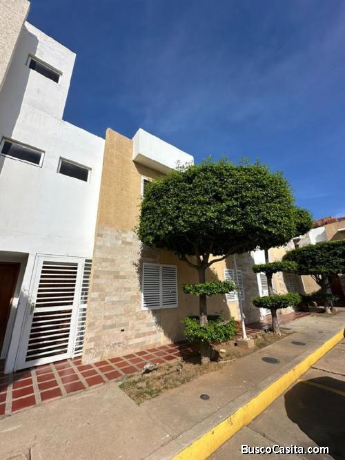 casa venta maracaibo en  Villa las Islas 050924