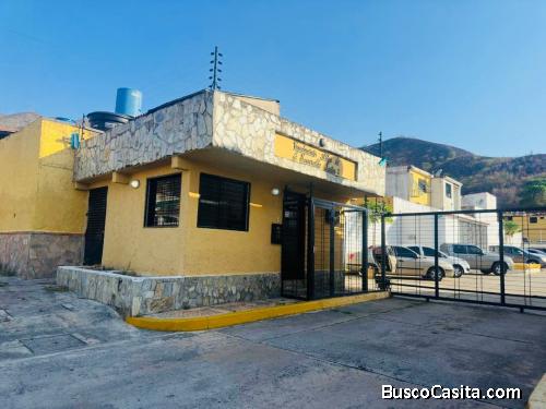 Edna Uzcategui VENDE  Townhouse en Residencias Altos de la Esmeralda Suites I Amoblado   San Diego