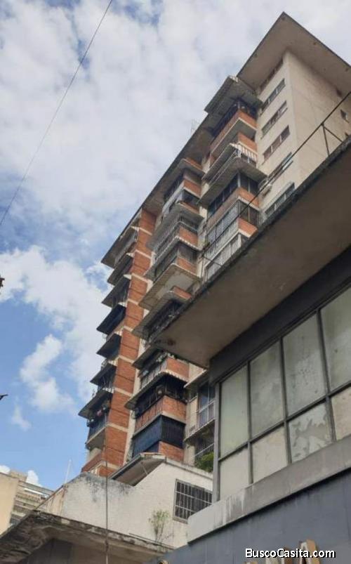 Amplio apartamento de 86 mtrs2 con 4 habitaciones en venta en La Candelaria 