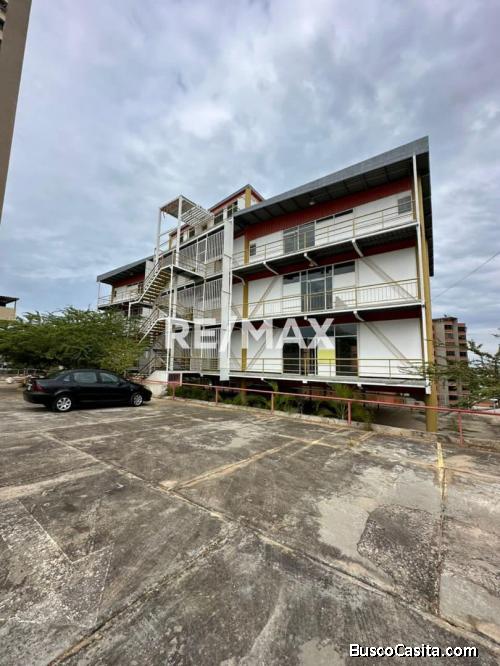 Edificio completo en Alquiler Av. Bella Vista. Remax Millenium