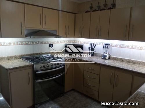 APARTAMENTO SWUETTER EN VENTA AV SANTA RITA MARACAIBO API 6145