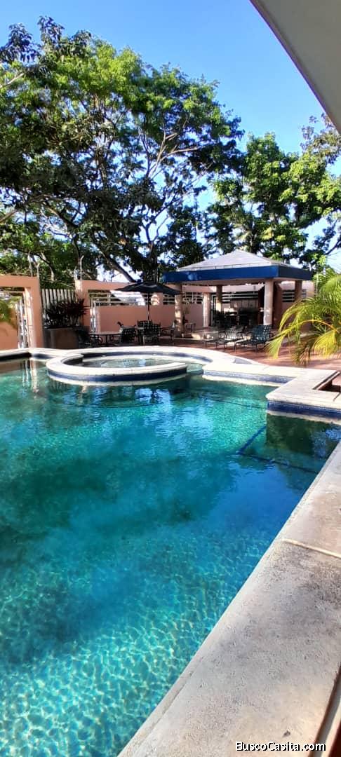 Inmobiliaria Inversiones Degemajo  ALQUILA  Apartamento En Res. Ambassador en Urb El Bosque Valencia