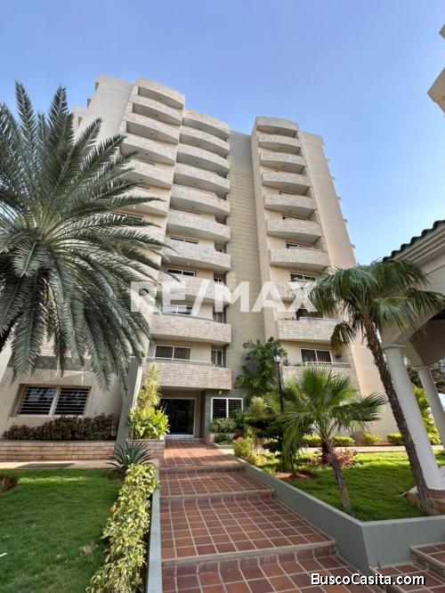 Apartamento en Alquiler Edif. Lago Country III. Remax Millenium
